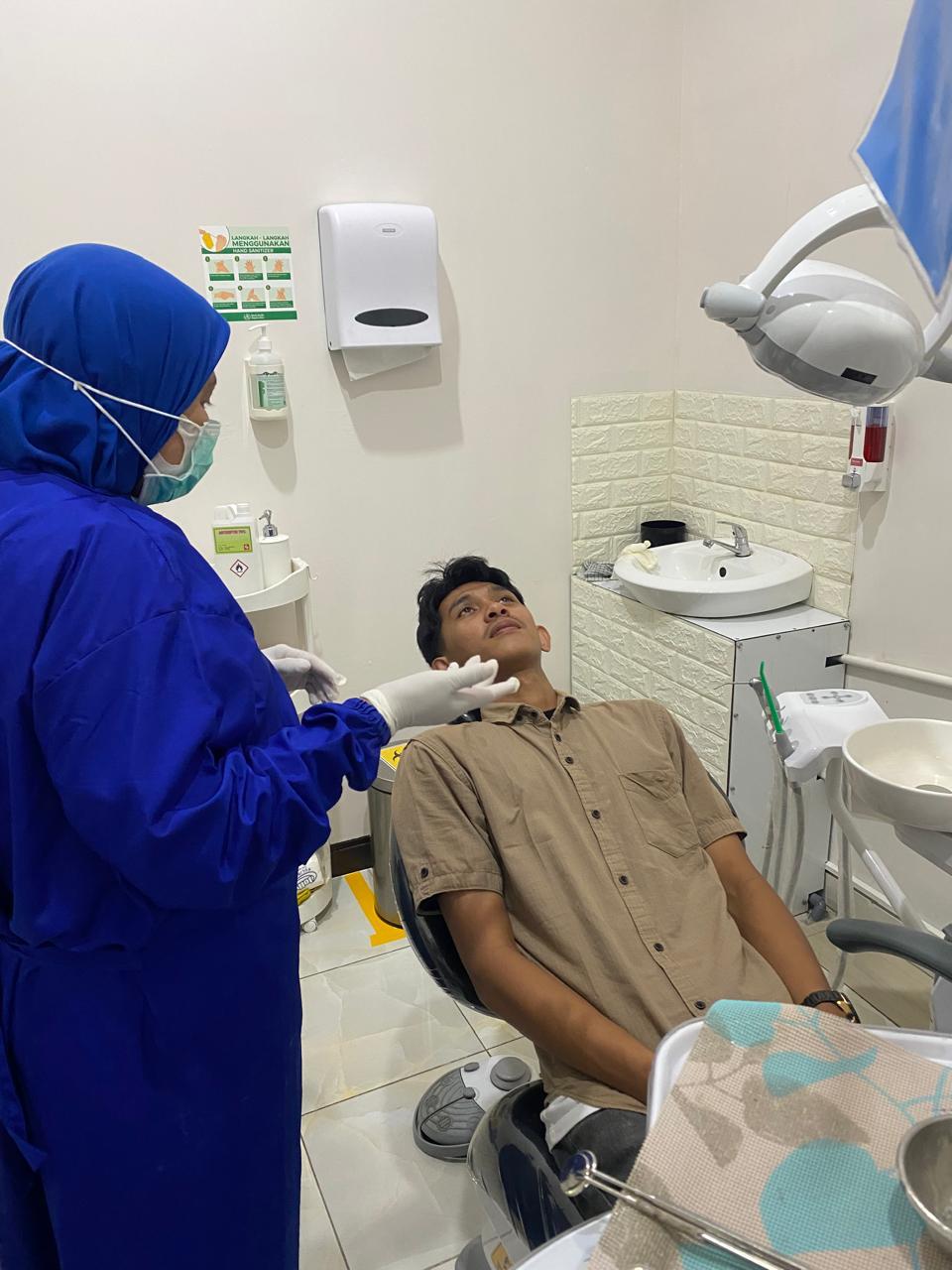 Pemeriksaan gigi operasi gigi dokter gigi dentist tanjung priok jakarta utara